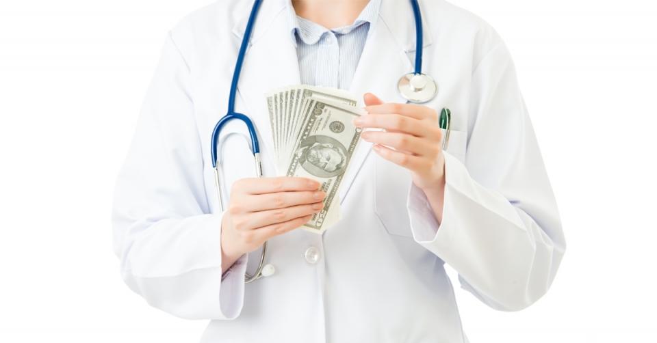 Doctors get cash pay-outs to prescribe drugs that aren't working image